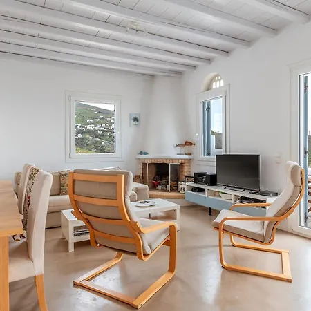 Vassilis Family Tinos * Triandárosz