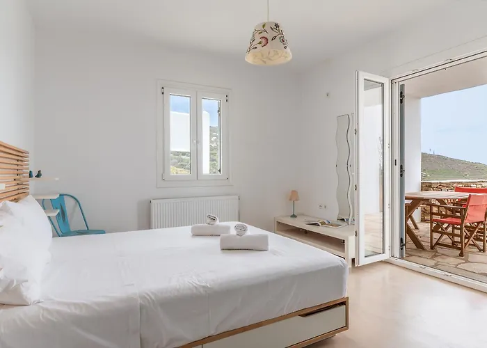 Vassilis Family Tinos Triandárosz