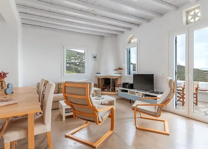 Vassilis Family Tinos * Triandárosz